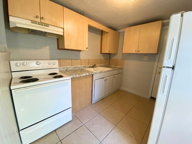 Building Photo - 150 W Carver Dr