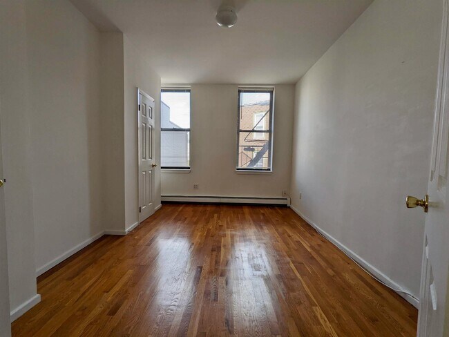Building Photo - 374 2nd St