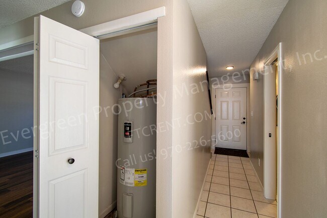 Building Photo - 661 Hanna St