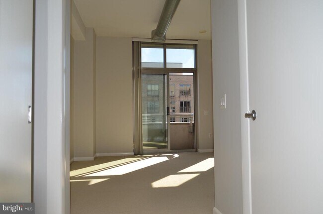 Building Photo - 811 4th St NW