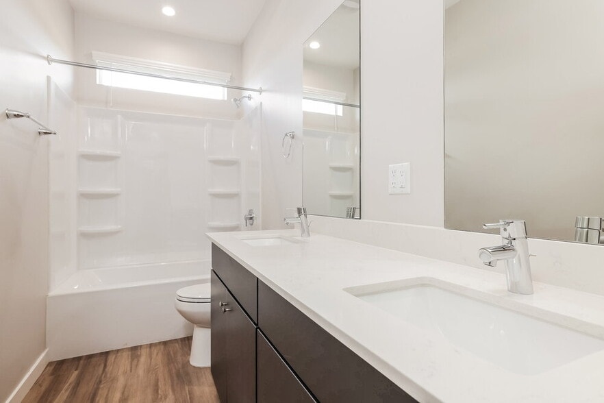 Building Photo - 14251 N 7th St