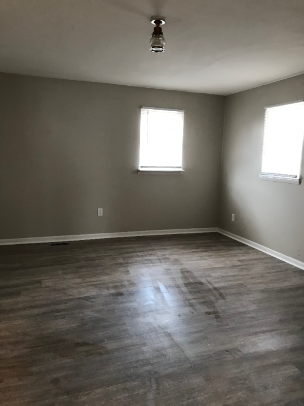 Building Photo - 10 W Park St