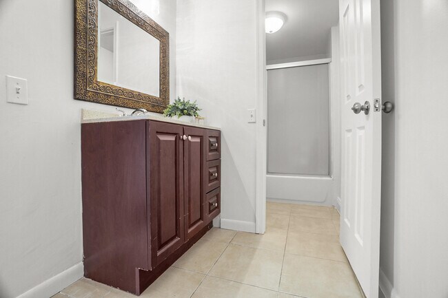 Building Photo - 7690 Courtyard Run W