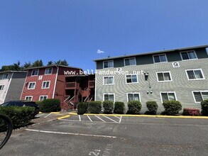 Building Photo - Auburn Retreat with Fireplace Condo Available!