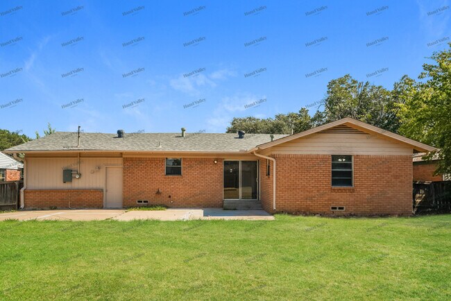 Building Photo - 1108 Coke Dr