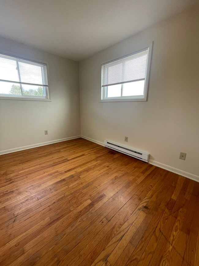 Building Photo - Apartment for Rent