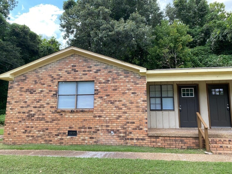 Primary Photo - 101 Bayberry Dr