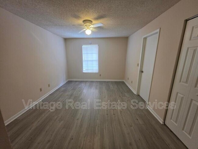 Building Photo - 5194 Sunridge Palms Dr