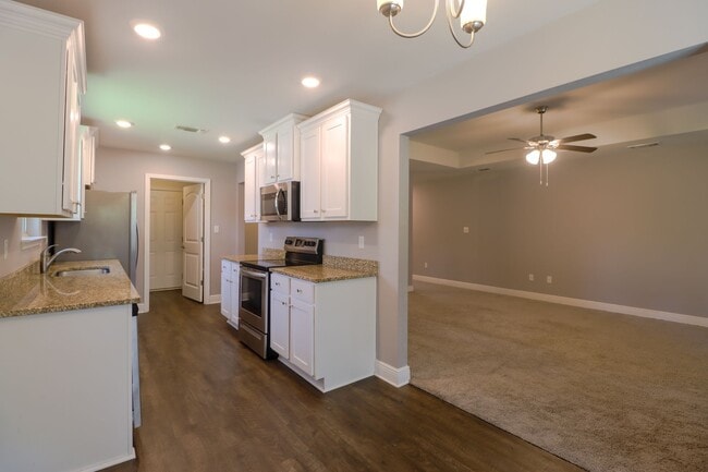 Building Photo - 16509 Lexington Ct