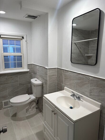 Building Photo - 36 Chester Ave