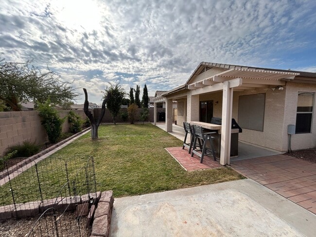 Building Photo - 16265 N 138th Ave