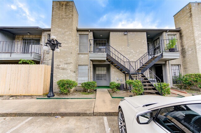 Building Photo - 6500 Sands Point Dr