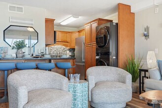 Building Photo - 8743 Thomas Dr