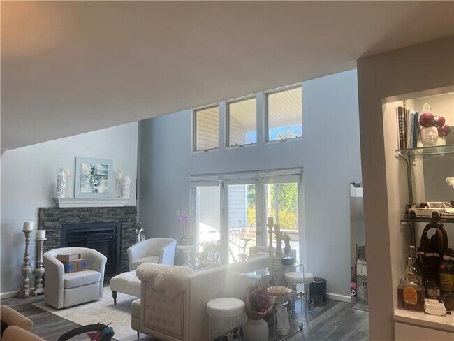 Building Photo - 2212 Kenzie Rd