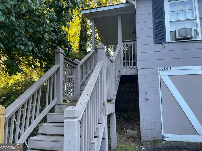 Building Photo - 984 Byron Dr SW