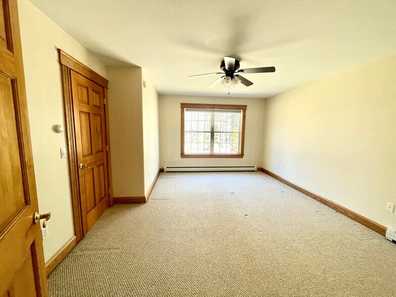 Building Photo - 9 Sergeant Ln