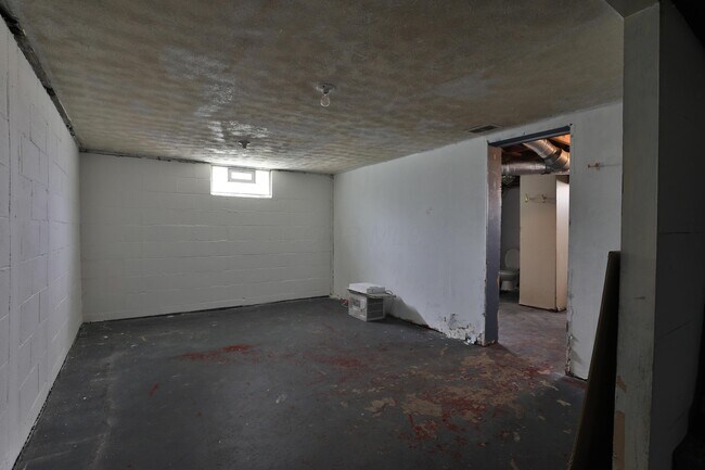 Building Photo - 2725 Allegheny Ave