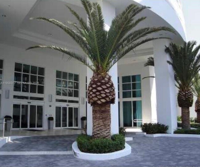 Building Photo - 951 Brickell Ave