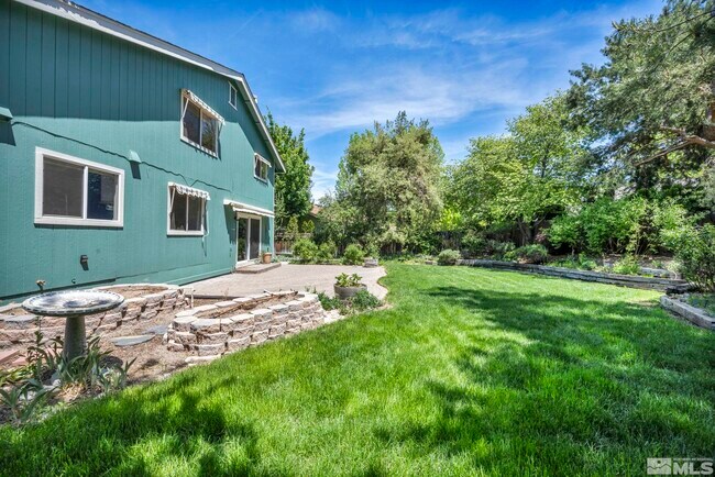 Building Photo - 840 Twin Pines Rd