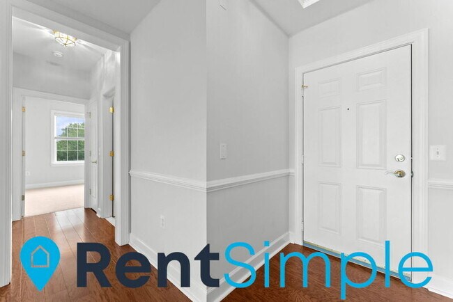 Building Photo - 15221 Royal Crest Dr