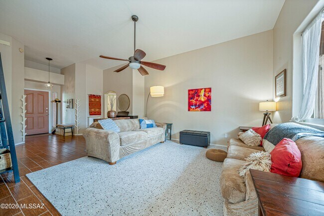 Building Photo - 6486 N Sun Bluff Dr
