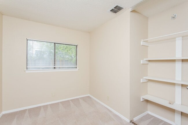 Building Photo - 6339 Village Club