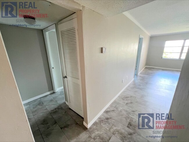 Building Photo - 4109 Lake Bayshore Dr