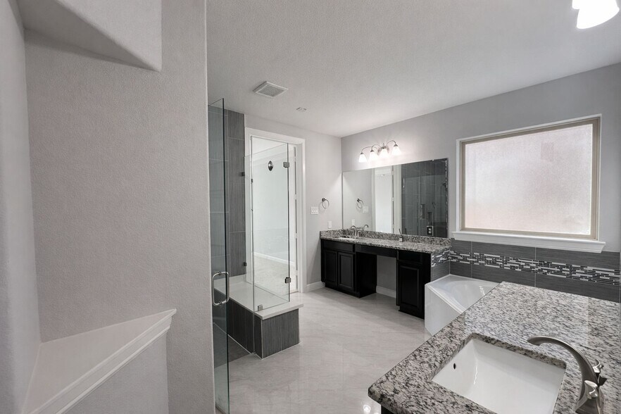 Building Photo - 2406 Trocadero Ln