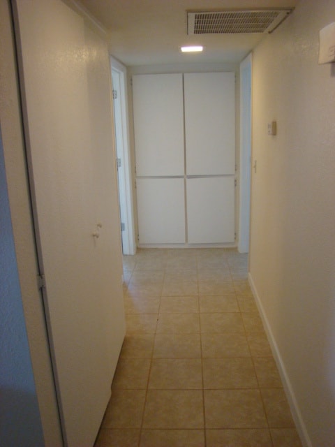 Building Photo - Call for a showing. Havasu Realty (928) 453-2606