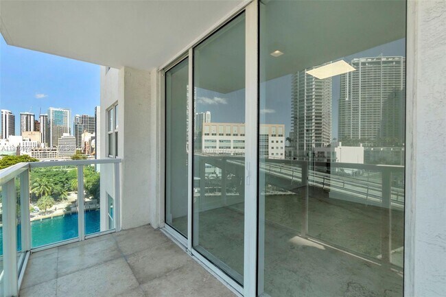 Building Photo - 31 SE 5th St