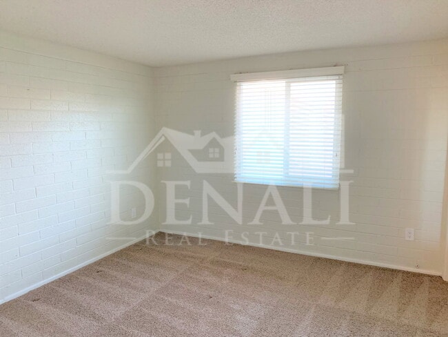 Building Photo - 3510 E Ludlow Dr