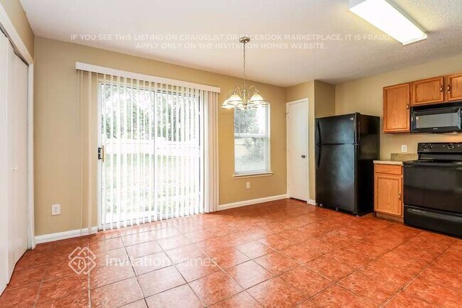 Building Photo - 646 Via Estrella