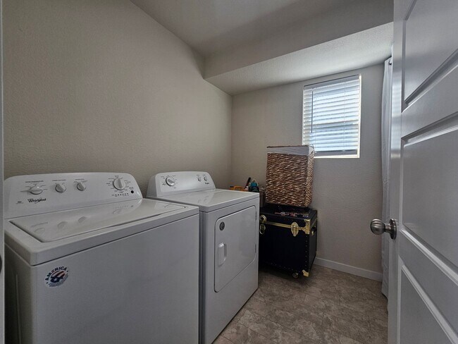 Building Photo - 9378 Timberlake Loop