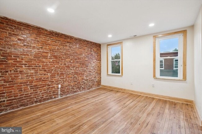 Building Photo - 1331 S Stanley St