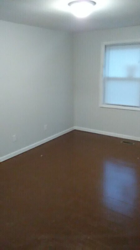 Building Photo - 4207 Dinglewood Ave