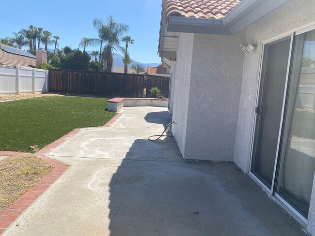 Building Photo - Single Family One-Story Home Available!!!