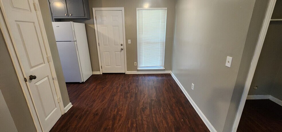 Building Photo - 4428 Bonnell Dr NW
