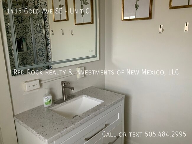 Building Photo - 1415 Gold Ave SE