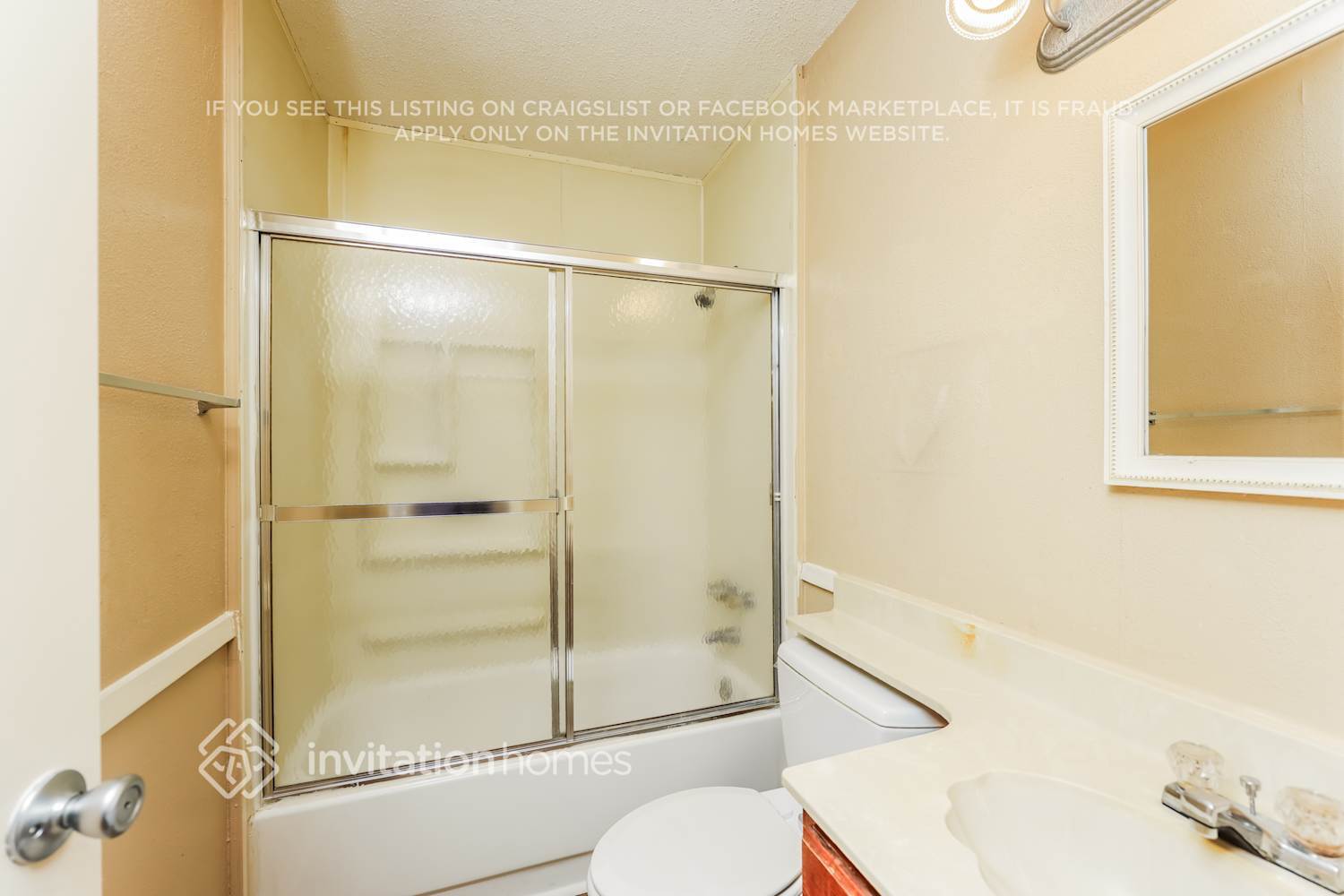 Building Photo - 3216 Cliffview Dr