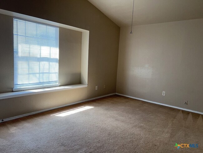 Building Photo - 3505 Winchester Dr