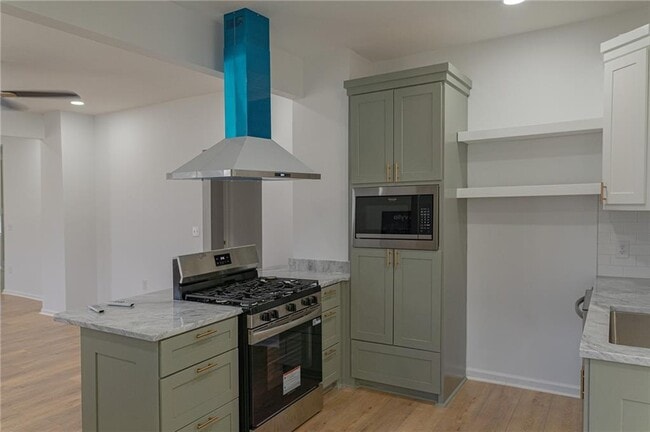 Building Photo - 817 Maple St