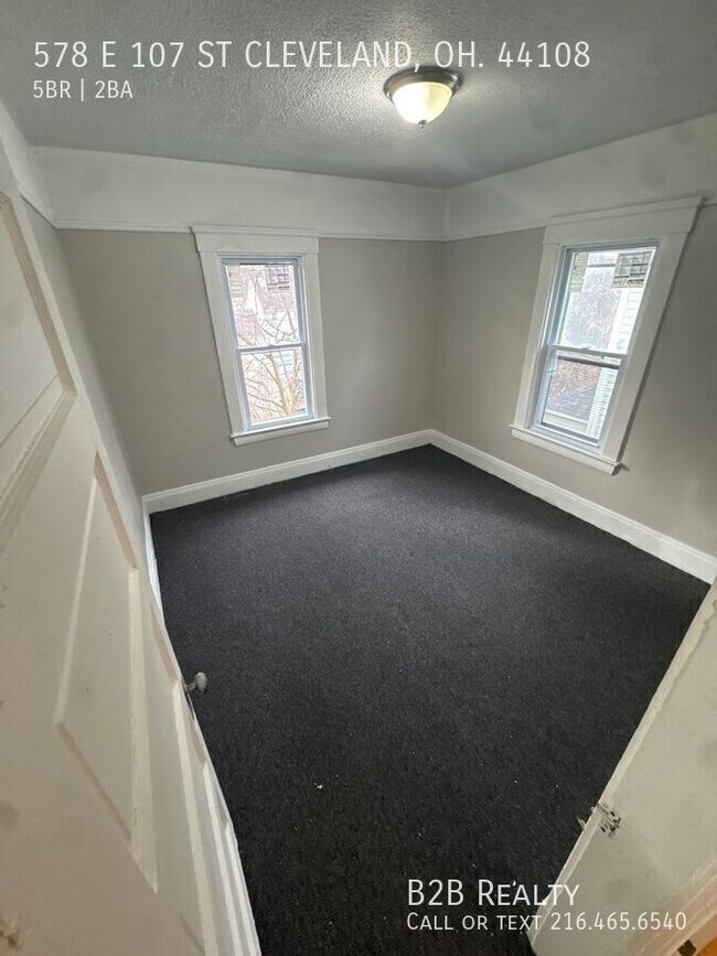 Building Photo - 578 E 107th St