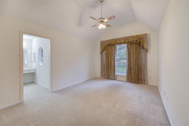 Building Photo - 19330 Foxtree Ln