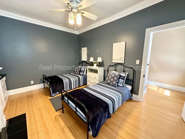 Building Photo - 138 Pius St