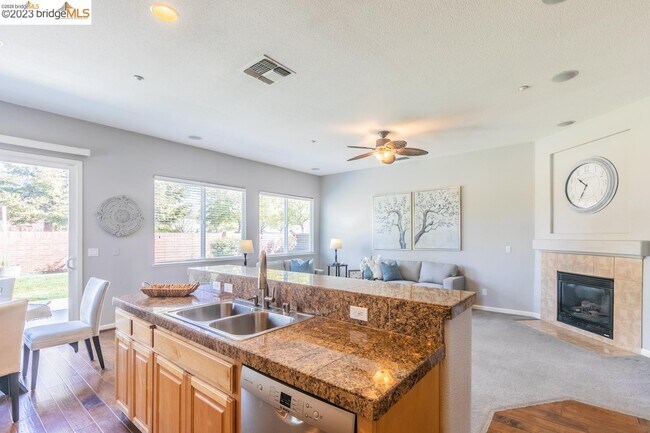 Building Photo - 1055 Meadow Brook Dr