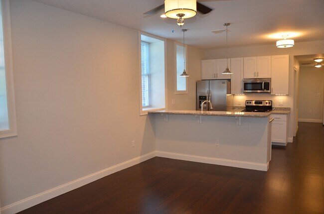 Building Photo - 6 Admirals Wy