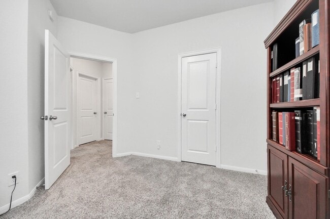 Building Photo - 1110 Bending Trl Dr