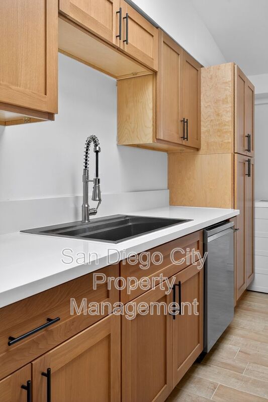 Building Photo - 2363 Judson St