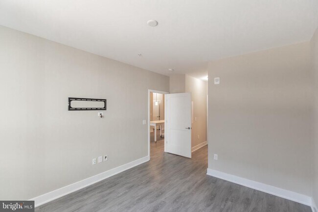 Building Photo - 145 Riverhaven Dr