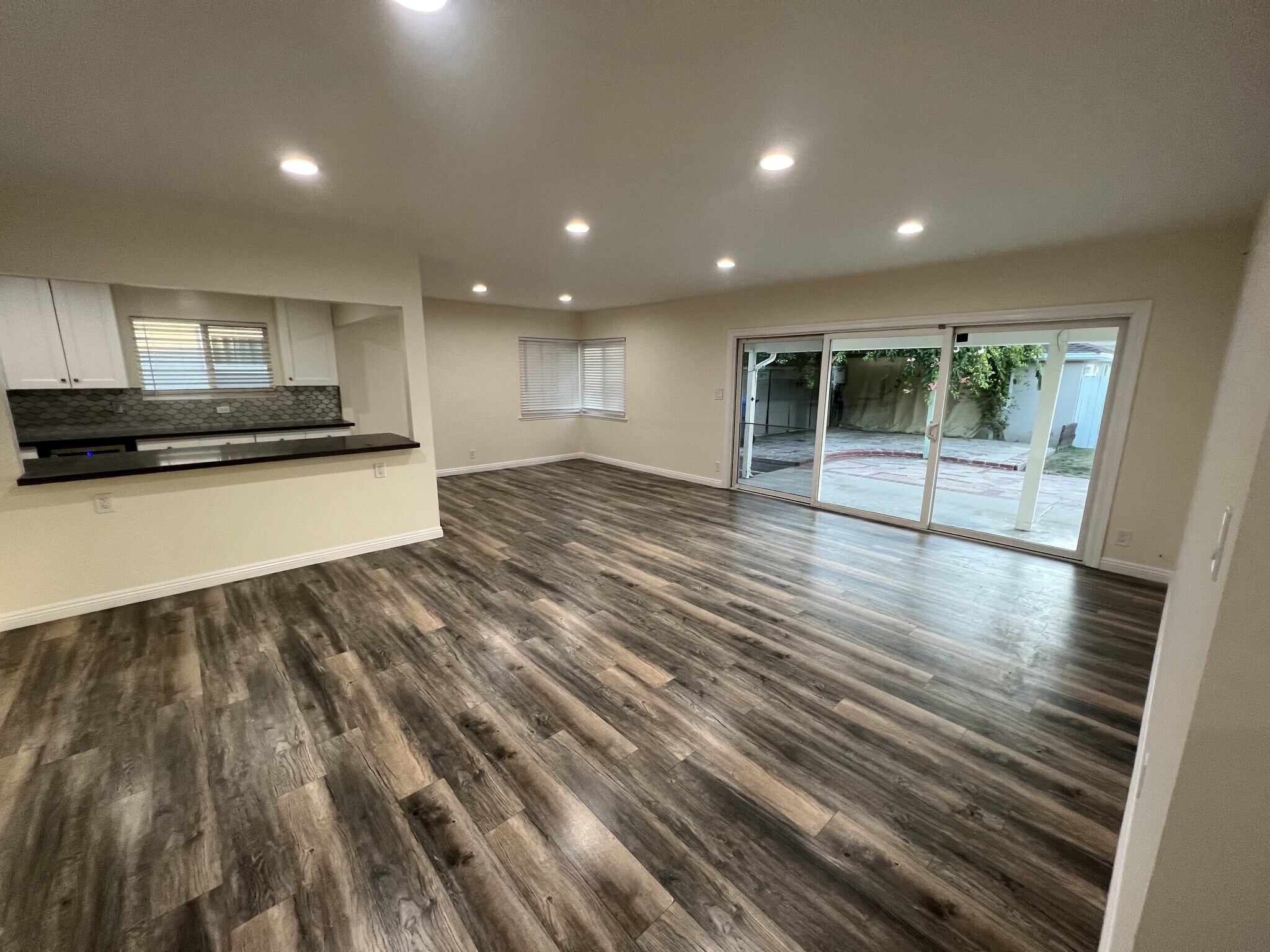 Building Photo - 9007 Monogram Ave